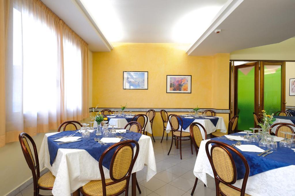 Hotel Petrarca Rimini Luaran gambar
