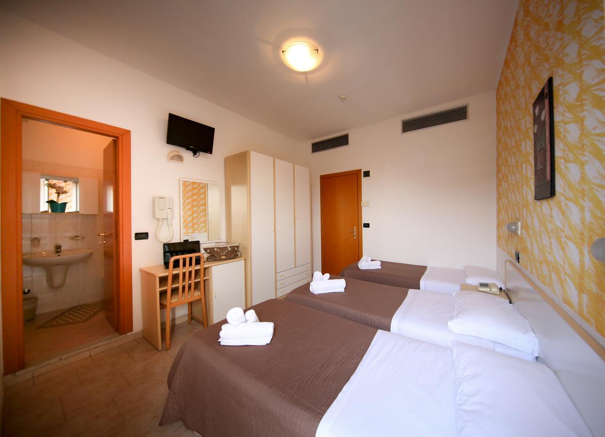 Hotel Petrarca Rimini Luaran gambar