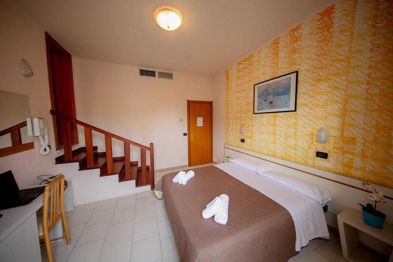 Hotel Petrarca Rimini Luaran gambar