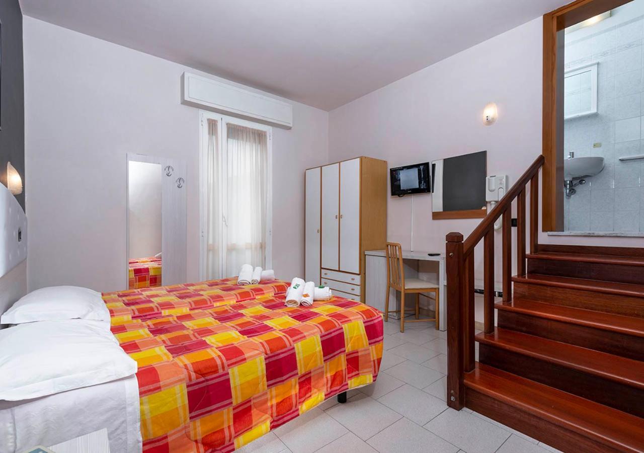 Hotel Petrarca Rimini Luaran gambar