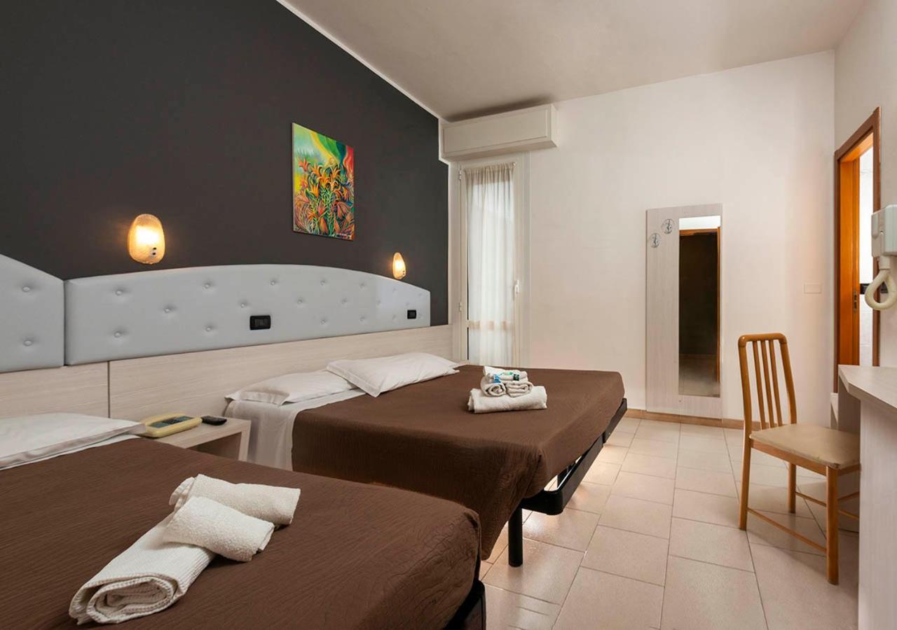 Hotel Petrarca Rimini Luaran gambar