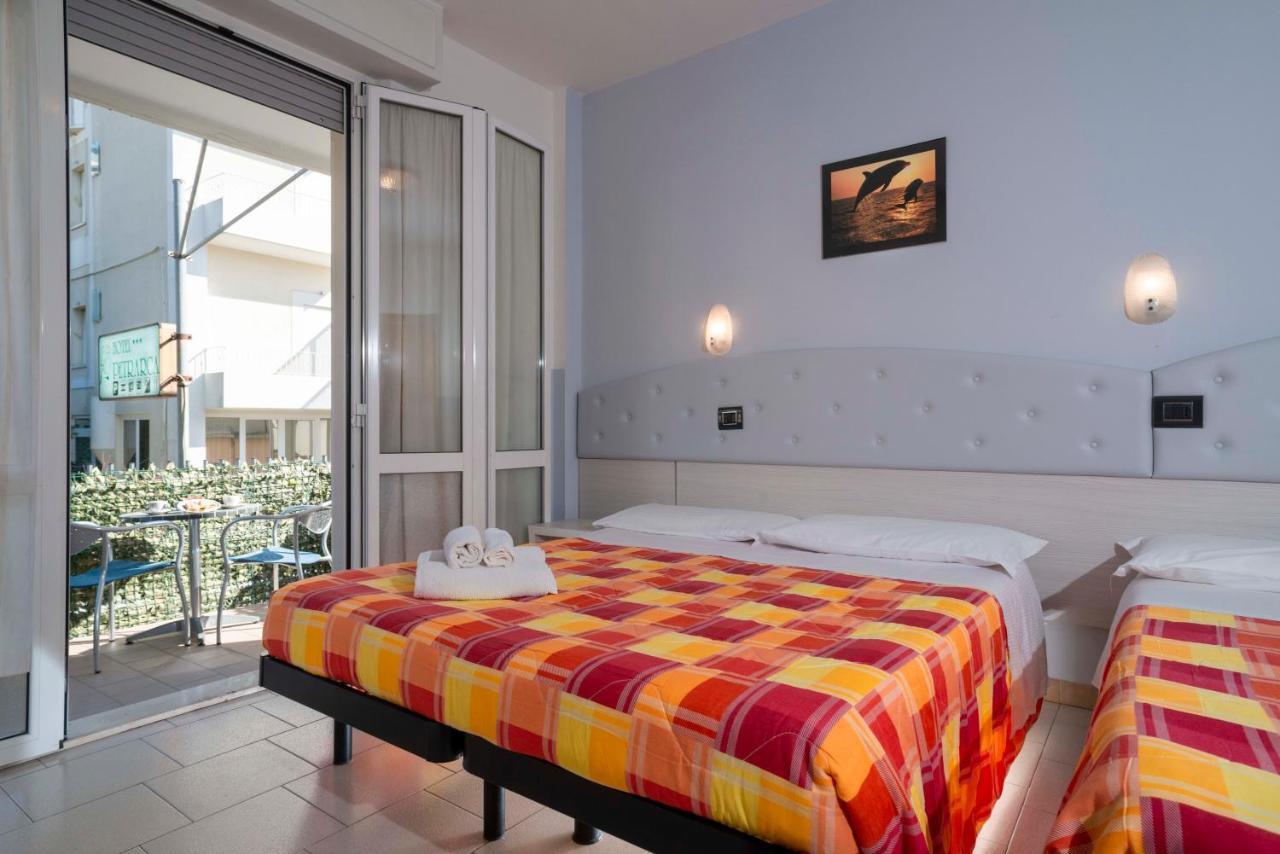 Hotel Petrarca Rimini Luaran gambar