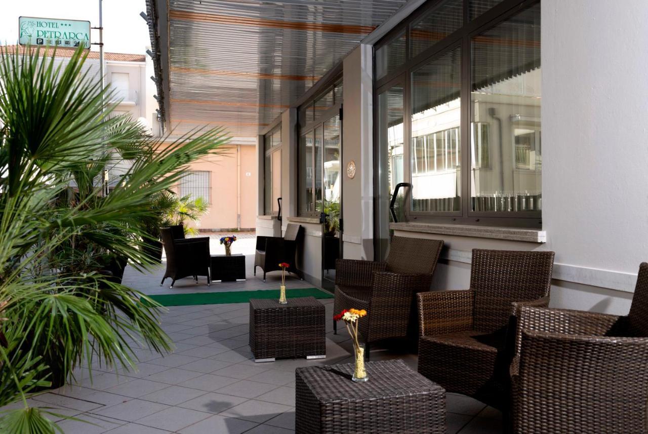 Hotel Petrarca Rimini Luaran gambar