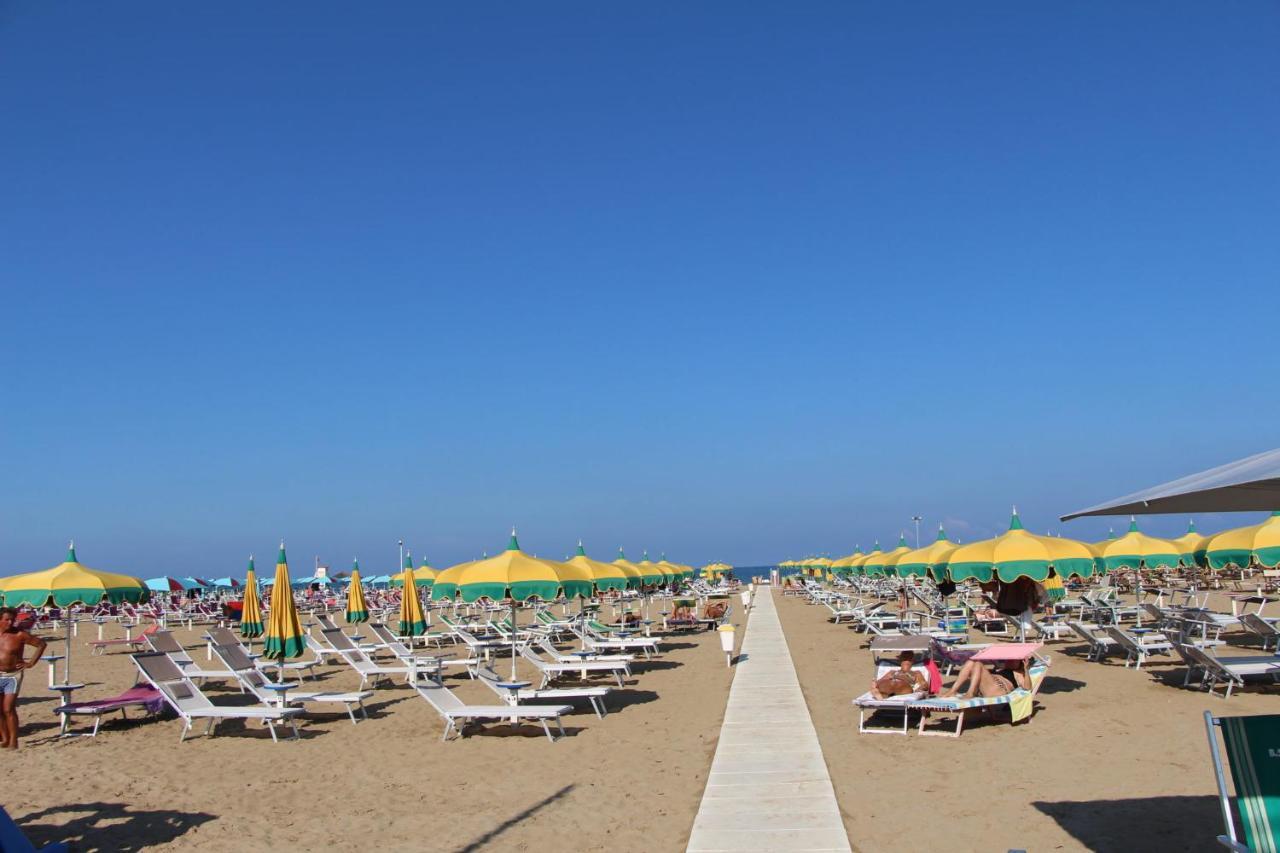 Hotel Petrarca Rimini Luaran gambar