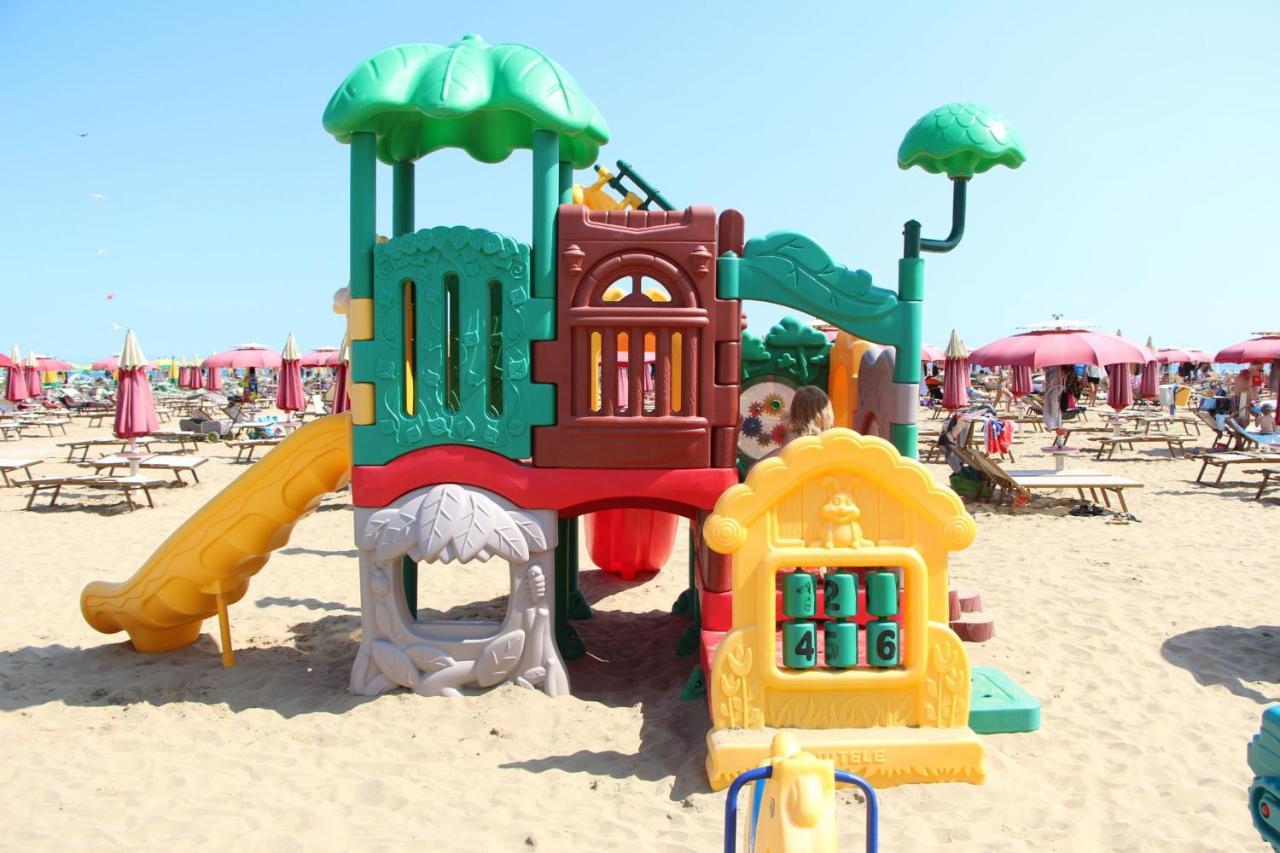 Hotel Petrarca Rimini Luaran gambar
